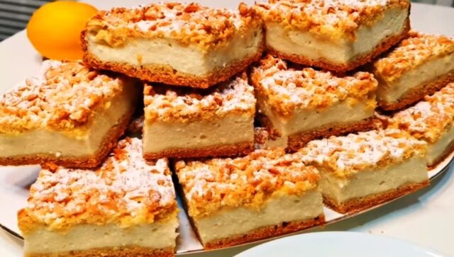 Okamžitá sladká chuť: Recept na rychlý tvarohový koláč s drobenkou Okamžitá sladká chuť: Recept na rychlý tvarohový koláč s drobenkou