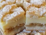 Lahodný jablečný koláč s vanilkovým pudinkem: jednoduchý a úžasný