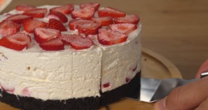 Nepečená Oreo smetanovo-jahodová delikatesa – Nebíčko v ústech!