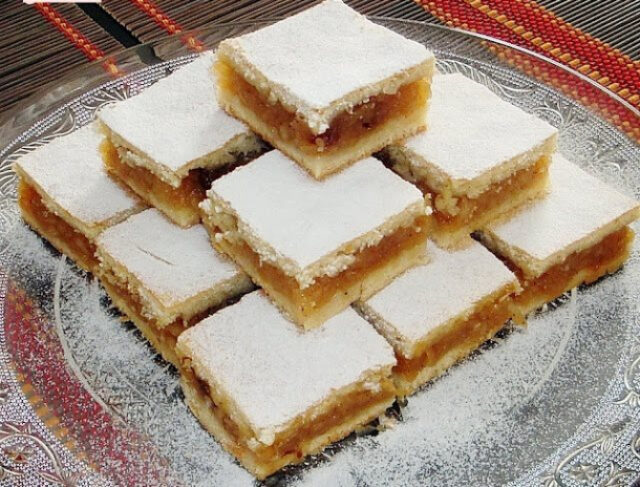 Jablečný koláč za 30 minut: Rychlý recept pro zaměstnané maminky Jablečný koláč za 30 minut: Rychlý recept pro zaměstnané maminky