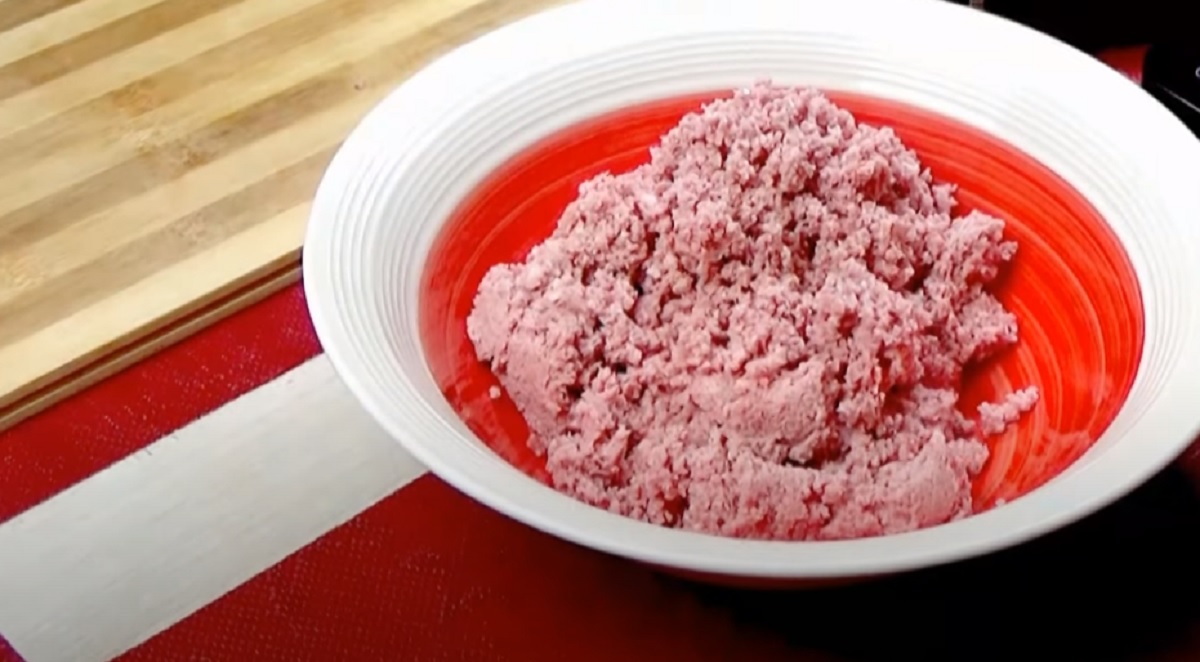 Bramborové lodičky plněné šunkově-sýrovou směsí