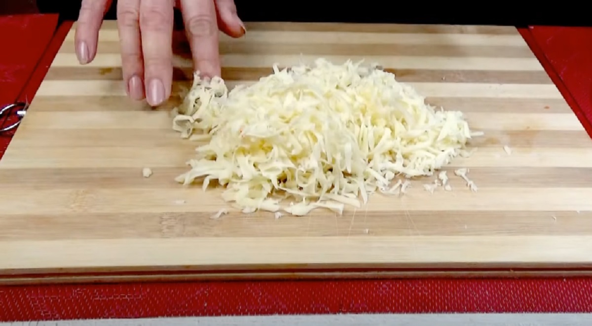 Bramborové lodičky plněné šunkově-sýrovou směsí