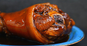 Vepřové koleno vařené na pivu a medu (bez trouby)! Vepřové koleno vařené na pivu a medu (bez trouby)!
