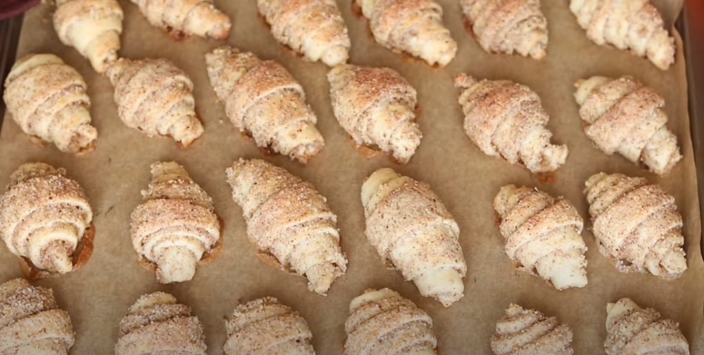 Ořechově-skořicové mini croissanty