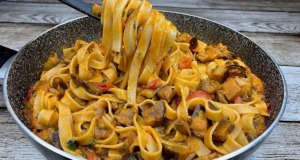 Těstoviny s lilkem a rajčatovou omáčkou! Jednoduchý recept, který zvládne každý Těstoviny s lilkem a rajčatovou omáčkou! Jednoduchý recept, který zvládne každý