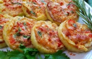 Skvělý recept! Cuketová kolečka plněná masově - sýrovou směsí