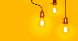 Kdy a jak změnit dodavatele energie (abyste neplatili pokutu)