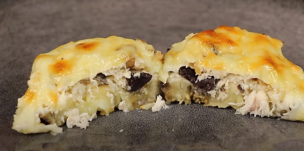 Lilek zapečený s kuřecím masem a žampiony