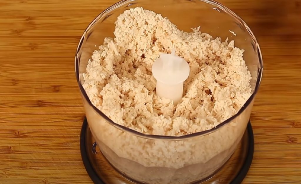 Lilek zapečený s kuřecím masem a žampiony