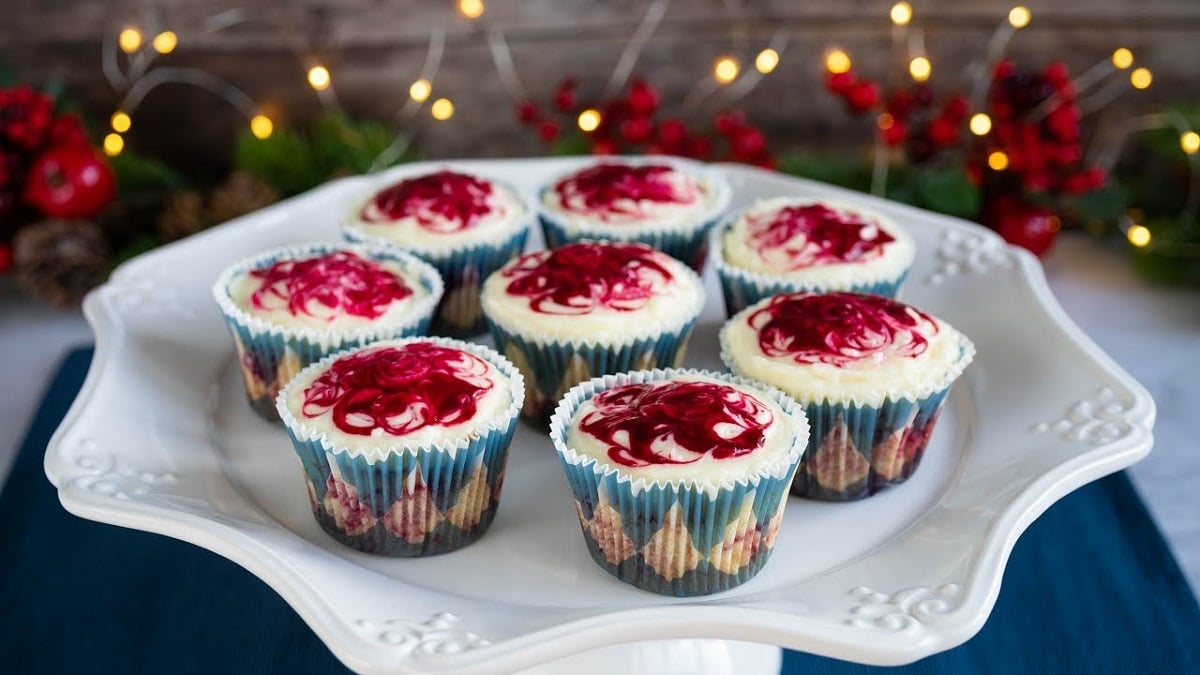 Muffiny s vanilkou, lesním ovocem a jemným krémem - chutné, jemné a nadýchané!