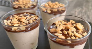 Snickers dezert z cottage sýru a arašídového másla – Jen 5 ingrediencí! Snickers dezert z cottage sýru a arašídového másla - Jen 5 ingrediencí!