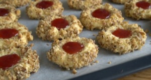 Ořechové cookies s džemem – neuvěřitelně chutné a křupavé! Ořechové cookies s džemem