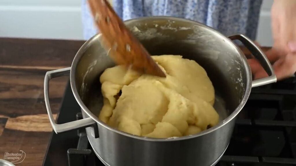 Recept na jednoduchý a chutný krémový koláč