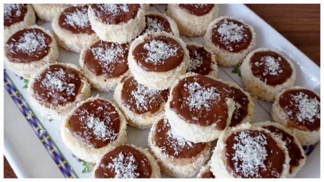 Kokosové dortíčky se sádlem: Tradiční vánoční cukroví s jemným krémem