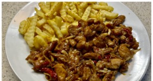 Krůtí čína: Rychlý recept na šťavnaté krůtí maso se zeleninou (jednoduše a chutně) Krůtí čína: Rychlý recept na šťavnaté krůtí maso se zeleninou (jednoduše a chutně)