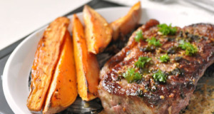 Hovězí steak se smetanovo-hořčicovou omáčkou – má jen 3 základní ingredience!
