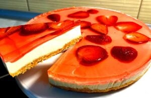 Nepečený jahodový cheesecake