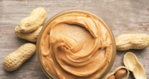 Jak vyrobit vlastní arašídové máslo: Recept krok za krokem
