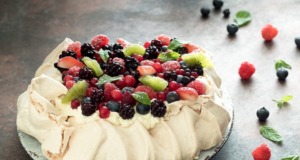 Ideální dezert pro každou příležitost: Dort Pavlova s mascarpone a ovocem