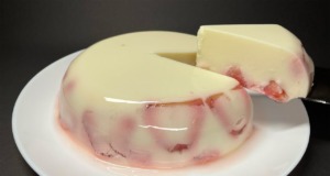 Jahodový dort z kondenzovaného mléka a bílého jogurtu – bez pečení a jen z 5 ingrediencí! Jahodový dort z kondenzovaného mléka a bílého jogurtu - bez pečení a jen z 5 ingrediencí!