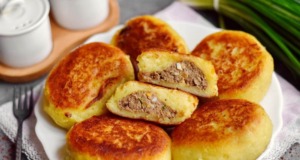 Netradiční bramborové karbanátky plněné mletým masem a zeleninou
