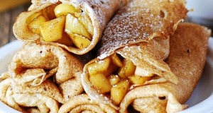 Palačinky s karamelizovanými jablky a skořicí – Jednoduché!