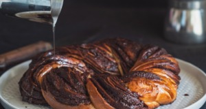 Voňavá lahůdka – Domácí čokoládový pletenec s ořechy – dokonalý!