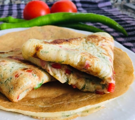 Jak připravit nadýchané slané palačinky se zeleninou a sýrem: Krok za krokem