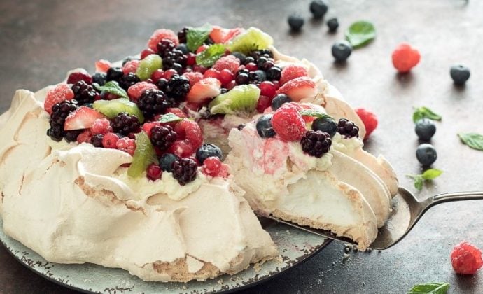 Ideální dezert pro každou příležitost: Dort Pavlova s mascarpone a ovocem