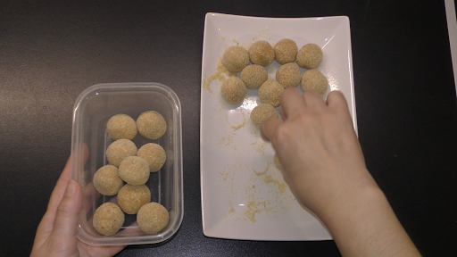 Nejlepší recept na smažené mini mozzarellové kuličky - nevytečou!