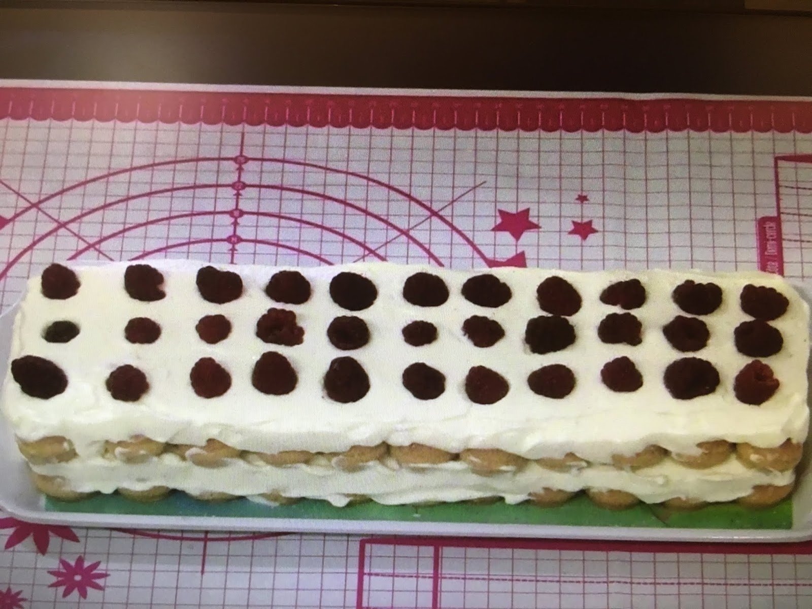 Tiramisu dort s malinami a bez vajec - recept, který zabere jen málo času!