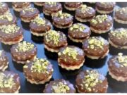 Marcipánová kolečka: Recept na jemné vánoční cukroví s lahodnou náplní Marcipánová kolečka s čokoládovou polevou