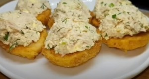 Plněná vajíčka mohou být originální a vypadat opravdu slavnostně! Tento recept určitě vyzkoušejte!