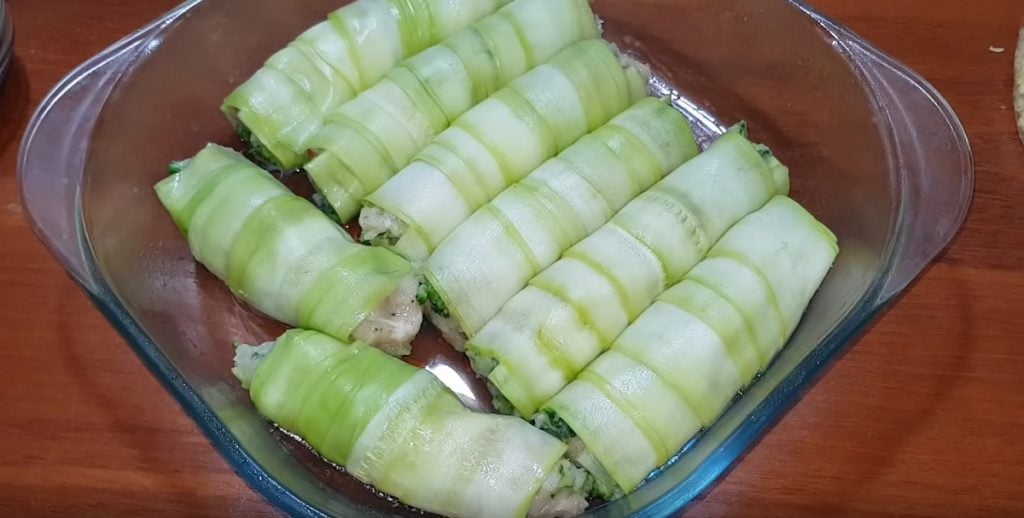 Cuketové rolky s kuřecím masem a brokolicí - jednoduchý recept, který vás mile překvapí