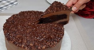 Mega super-čokoládový dort se smetanovým krémem – Krok za krokem k perfektnímu dezertu