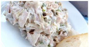 Domácí pařížský salát – jednoduchá a krémová česká klasika Domácí pařížský salát – jednoduchá a krémová česká klasika