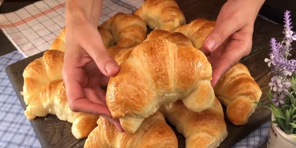 Nadýchané máslové domácí croissanty - Děti je milují