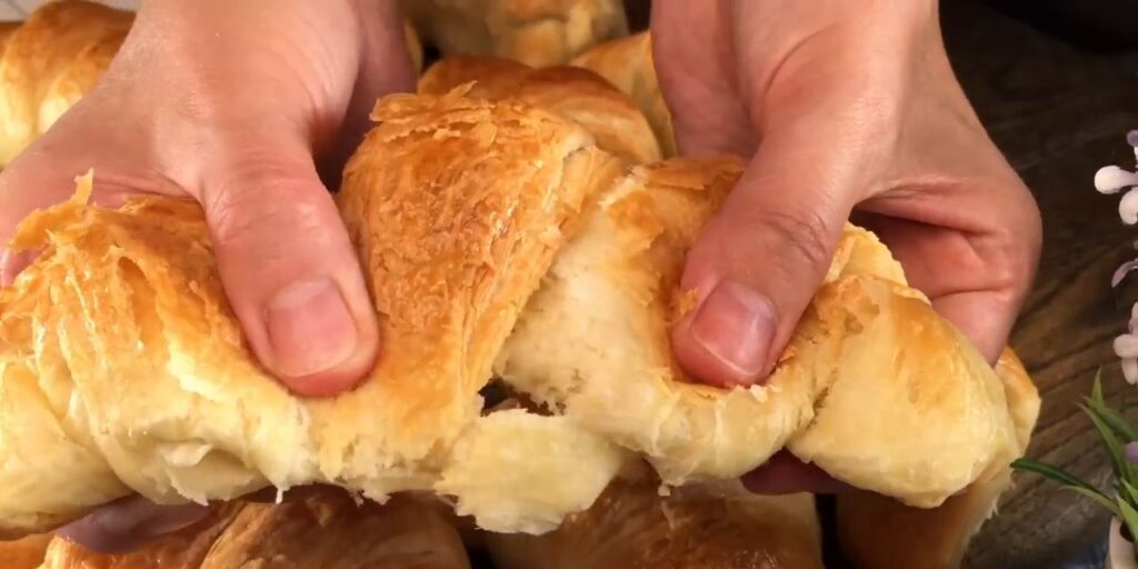 Nadýchané máslové domácí croissanty - Děti je milují