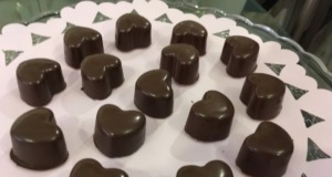 Výborné čokoládové bonbóny s karamelovou náplní