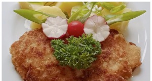 Recept na řízek naložený v jogurtu s česnekem, který je šťavnatý a plný chuti