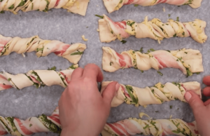 Připravte si tyto slané vrtule z listového těsta – Během 20 minut připraveno!