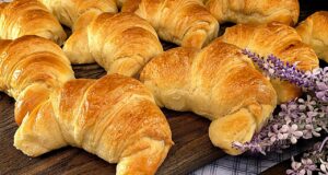 Nadýchané máslové domácí croissanty – Děti je milují Nadýchané máslové domácí croissanty - Děti je milují