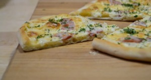 Alternativa k pizzy – Slaný koláč se salámem a sýrem bez smažení