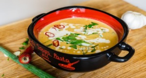 Zdravá a vydatná krémová cuketová polévka s batáty: Snadný recept Krémová cuketová polévka s bataty