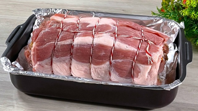 Delikátní vepřové maso plněné hořčičnou náplní, slaninou a houbovou-cibulovou směsí - Nikdy nebylo lepší!