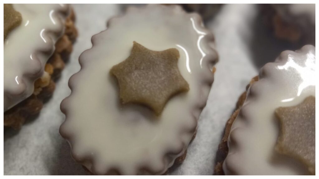 Amareto oválky: Recept na elegantní vánoční cukroví s mandlovým likérem