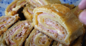 VIDEO RECEPT: Roláda s mletým masem, sýrem a šunkou