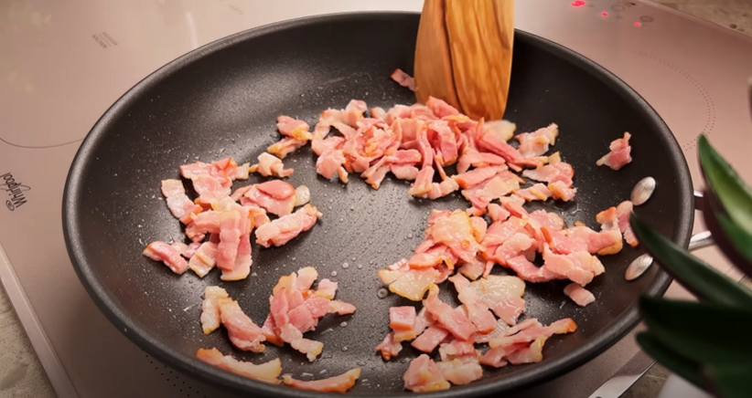 Rychlý recept na italské farfalle s mletým masem a slaninkou - úžasná klasika!