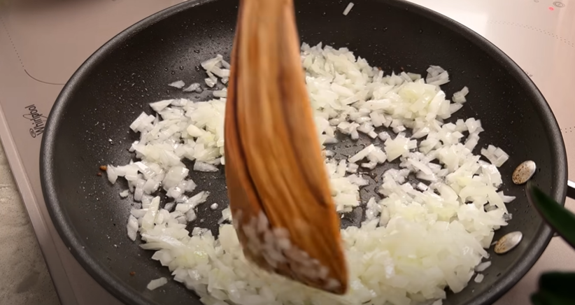 Rychlý recept na italské farfalle s mletým masem a slaninkou - úžasná klasika!