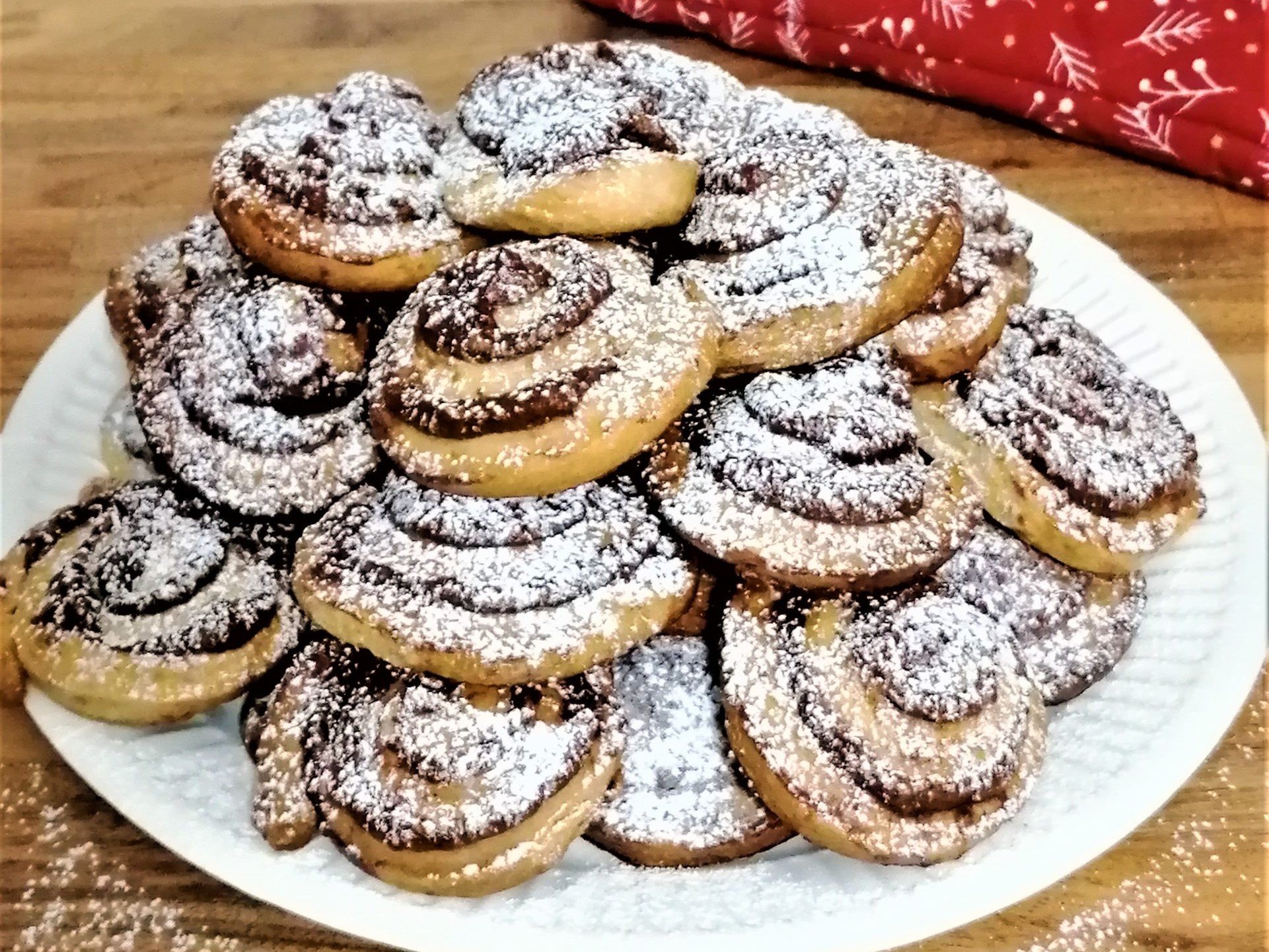 Recept na ořechové šneky, ze kterých těsto je vhodné na štrúdle i rolády!